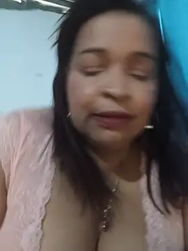 Snapshot of _violetta_- chatting on May 24, 12:10 pm violetta - online show from May 24, 12:10 pm
