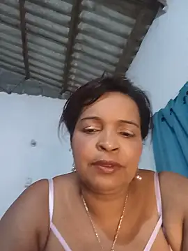 Snapshot of _violetta_- chatting on June 5, 11:21 pm violetta - online show from June 5, 11:21 pm