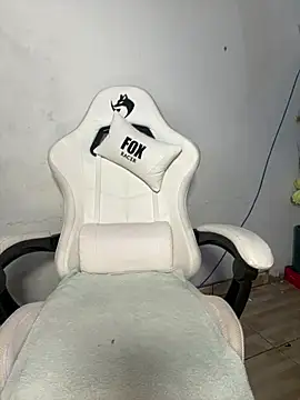 RuivaRaposinha online show from March 5, 2:12 pm