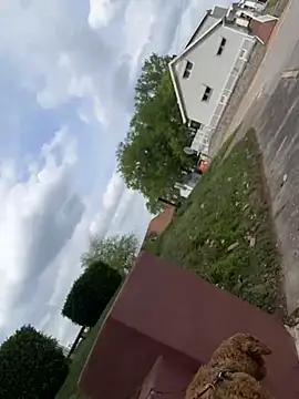 Snapshot of EllaSnow chatting on April 15, 8:20 pm EllaSnow online show from April 15, 8:20 pm