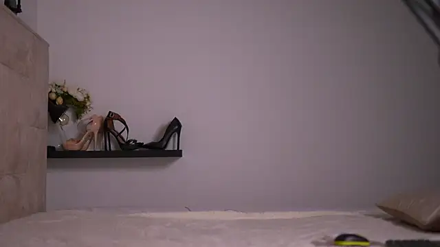 Snapshot of Mila_May_ chatting on January 24, 3:22 am Mila May online show from January 24, 3:22 am