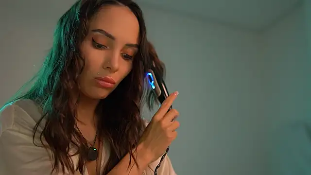 Snapshot of Mila_May_ chatting on October 12, 7:29 am Mila May online show from October 12, 7:29 am