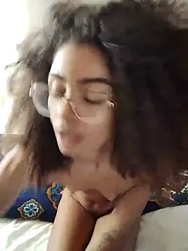 Snapshot of Emanuelle_manu chatting on May 28, 2:25 pm Emanuelle manu online show from May 28, 2:25 pm