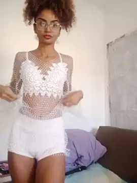 Snapshot of Emanuelle_manu chatting on June 2, 6:10 pm Emanuelle manu online show from June 2, 6:10 pm