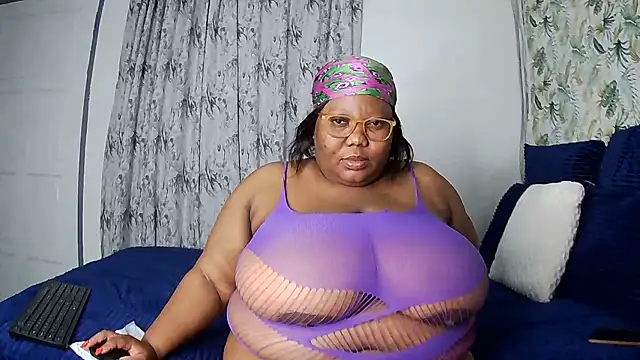 DAIRYBELLELIZxx online show from June 3, 9:09 pm