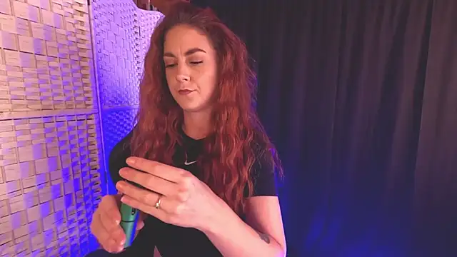 KayleyxEmily online show from March 6, 2:18 pm