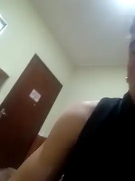 Snapshot of motoboysafd chatting on March 11, 4:29 am motoboysafd online show from March 11, 4:29 am