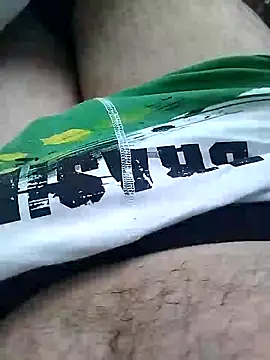 Snapshot of momoh chatting on February 14, 1:40 pm momoh online show from February 14, 1:40 pm