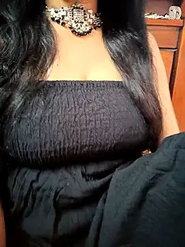 Snapshot of amala_ss chatting on February 25, 3:09 am amala ss online show from February 25, 3:09 am