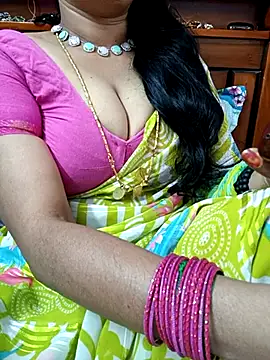 Snapshot of amala_ss chatting on March 3, 11:00 am amala ss online show from March 3, 11:00 am