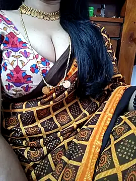 Snapshot of amala_ss chatting on March 6, 10:52 am amala ss online show from March 6, 10:52 am