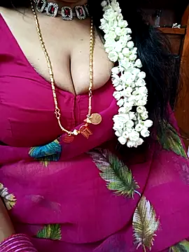 Snapshot of amala_ss chatting on March 8, 2:23 am amala ss online show from March 8, 2:23 am