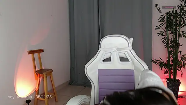 Snapshot of soy_mariana_ chatting on November 8, 1:50 am soy mariana online show from November 8, 1:50 am
