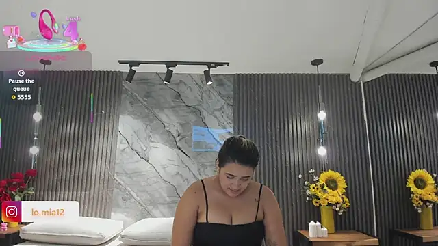 julietha taylor online show from May 4, 2:51 am