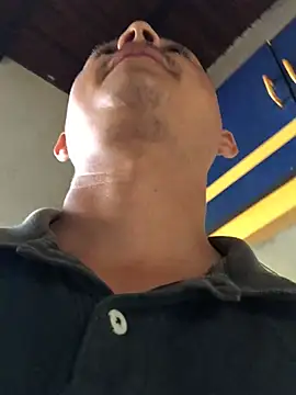 isacalejandroo online show from February 22, 2:08 pm