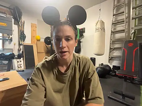 Snapshot of MissSwitch chatting on December 10, 5:22 pm MissSwitch online show from December 10, 5:22 pm