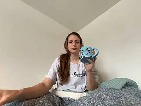 Snapshot of MissSwitch chatting on January 6, 1:41 pm MissSwitch online show from January 6, 1:41 pm