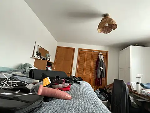 Snapshot of MissSwitch chatting on January 19, 2:49 pm MissSwitch online show from January 19, 2:49 pm