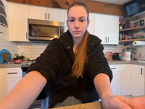 Snapshot of MissSwitch chatting on February 13, 1:05 pm MissSwitch online show from February 13, 1:05 pm