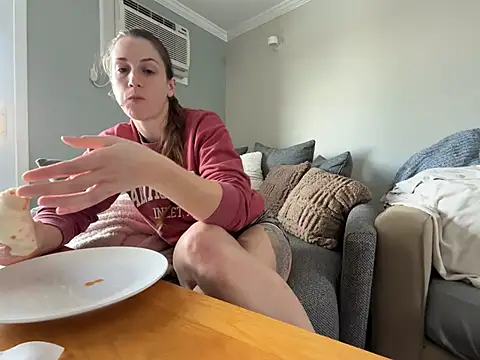 Snapshot of MissSwitch chatting on March 8, 5:43 pm MissSwitch online show from March 8, 5:43 pm