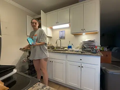 Snapshot of MissSwitch chatting on November 27, 1:35 pm MissSwitch online show from November 27, 1:35 pm