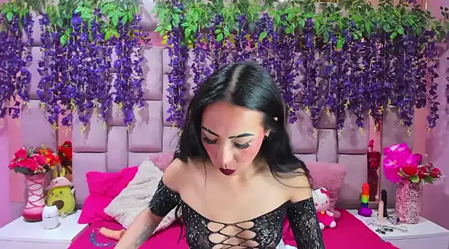 Snapshot of nathalia_pink chatting on December 9, 8:23 pm nathalia pink online show from December 9, 8:23 pm