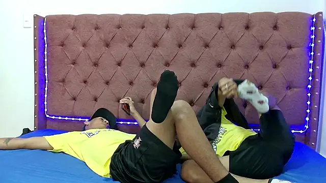 boys yourparty online show from January 31, 1:23 pm