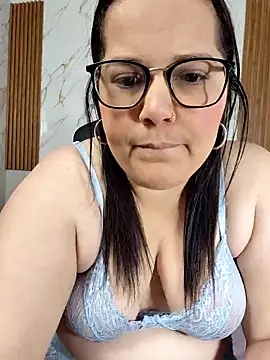 kiara scottt online show from March 16, 8:40 am