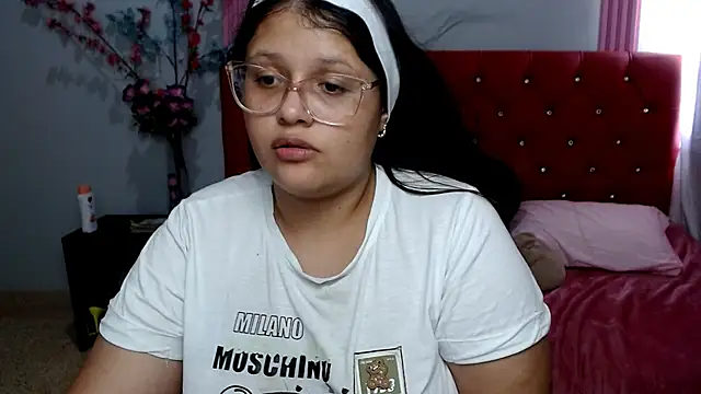 Snapshot of angel_barbie_1 chatting on July 28, 7:39 pm angel barbie 1 online show from July 28, 7:39 pm