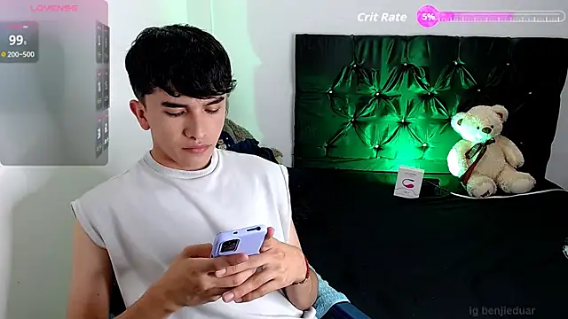 benji hoter online show from December 17, 10:38 pm