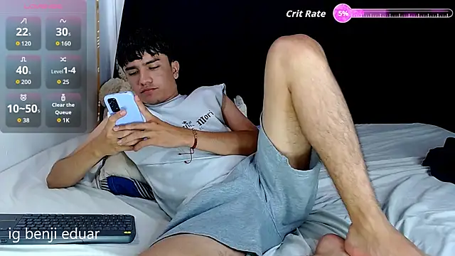 Snapshot of benji_hoter chatting on May 25, 7:20 pm benji hoter online show from May 25, 7:20 pm