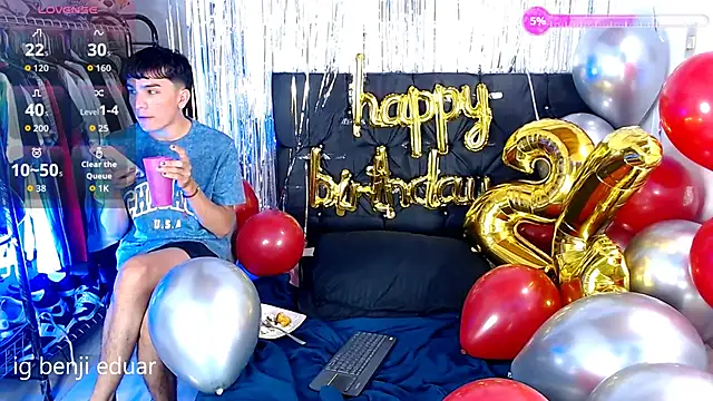 Snapshot of benji_hoter chatting on June 6, 2:44 pm benji hoter online show from June 6, 2:44 pm