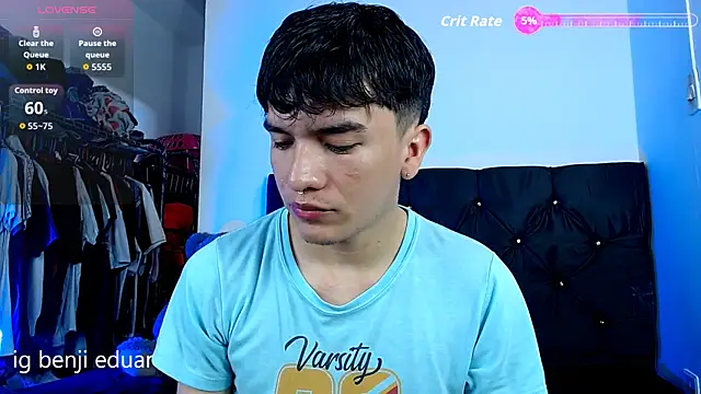 Snapshot of benji_hoter chatting on July 28, 5:45 pm benji hoter online show from July 28, 5:45 pm