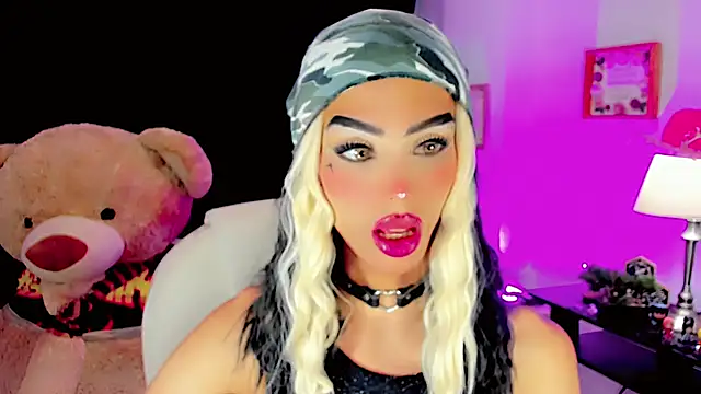 Snapshot of dollswit01 chatting on January 25, 3:09 am dollswit01 online show from January 25, 3:09 am