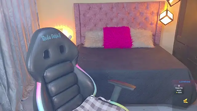 Snapshot of Scarllett_BDSM chatting on November 16, 10:26 pm Scarllett BDSM online show from November 16, 10:26 pm