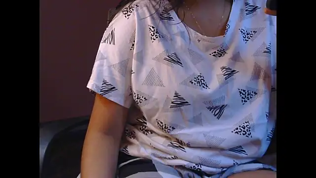 Snapshot of AngelLiza69 chatting on March 5, 8:43 am AngelLiza69 online show from March 5, 8:43 am