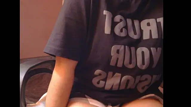 Snapshot of AngelLiza69 chatting on March 17, 4:43 pm AngelLiza69 online show from March 17, 4:43 pm