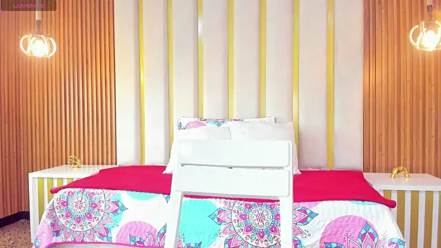 Snapshot of love_mommy chatting on September 23, 6:44 pm love mommy online show from September 23, 6:44 pm