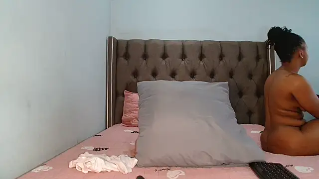 Snapshot of CHOCKYCHOCX2 chatting on November 13, 4:33 am CHOCKYCHOCX2 online show from November 13, 4:33 am