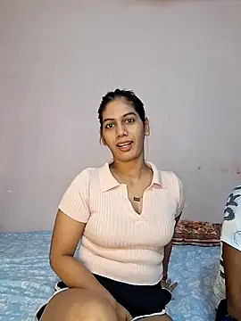 Snapshot of Garima_G chatting on September 17, 8:05 am Garima G online show from September 17, 8:05 am