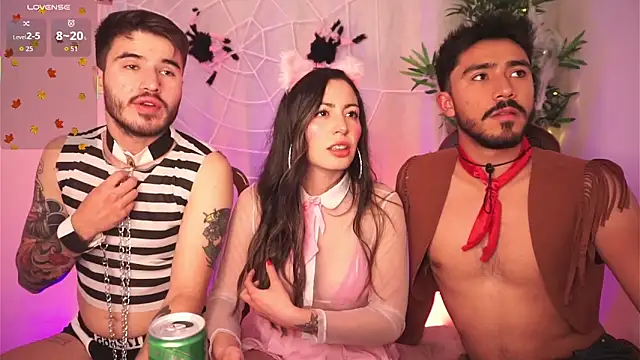 Snapshot of dam0n_fr0st chatting on October 31, 9:16 pm dam0n fr0st online show from October 31, 9:16 pm