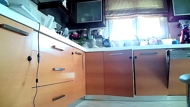 Snapshot of Kalia_Cross chatting on October 24, 1:18 pm Kalia Cross online show from October 24, 1:18 pm