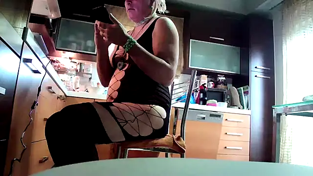 Kalia Cross online show from January 19, 8:07 am