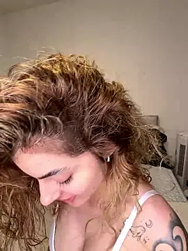 Snapshot of annieesweett chatting on June 12, 6:51 pm annieesweett online show from June 12, 6:51 pm
