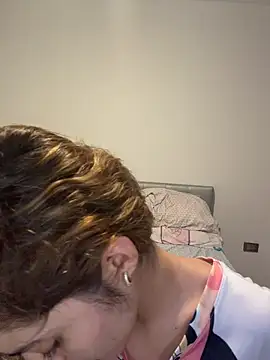 annieesweett online show from June 28, 4:07 am