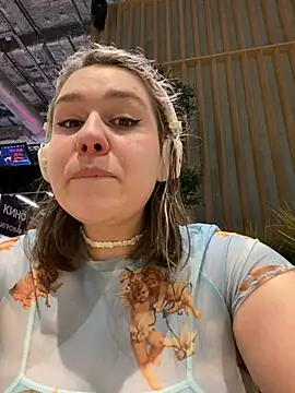 SuzieMurray online show from February 21, 11:11 am