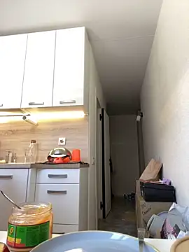 SuzieMurray online show from March 15, 7:20 am