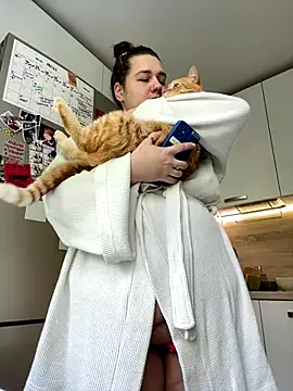 SuzieMurray online show from September 12, 9:53 am