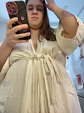 SuzieMurray online show from February 22, 8:24 am