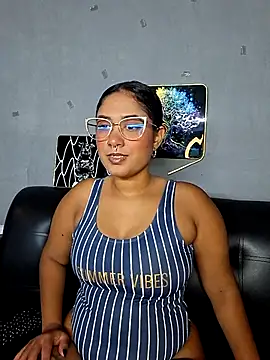 Snapshot of Laurentdupont04 chatting on July 6, 12:35 pm Laurentdupont04 online show from July 6, 12:35 pm